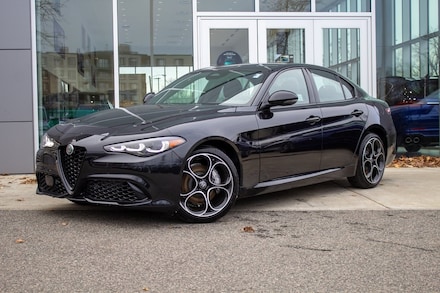 2025 Alfa Romeo Giulia AWD Sedan