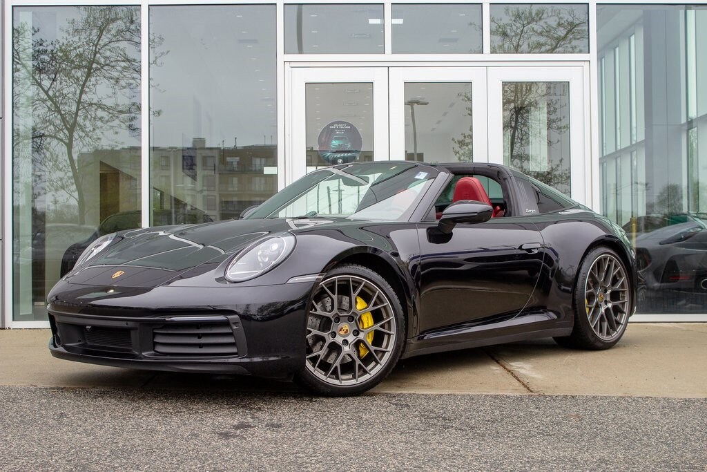 2021 Porsche 911 Targa 4S photo 2