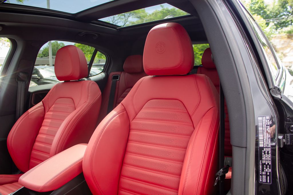 2025 Alfa Romeo Stelvio Base - Photo 12