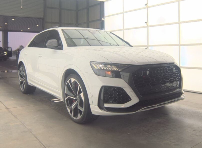 2022 Audi RS Q8 photo 3