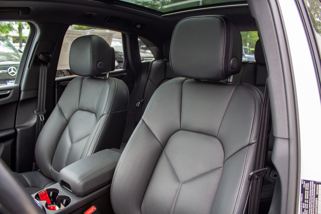 2025 Porsche Macan Base - Photo 12