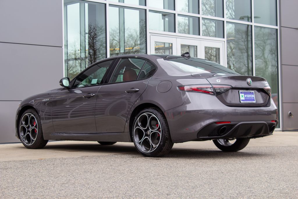 2025 Alfa Romeo Giulia Base - Photo 8