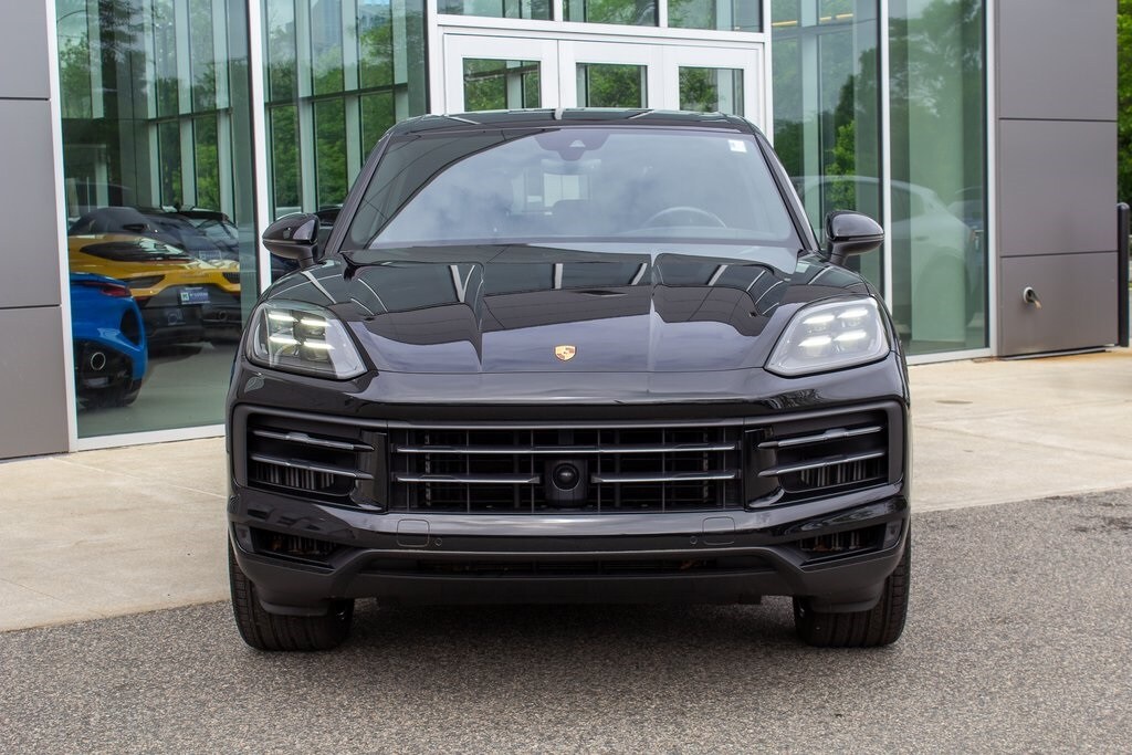 2024 Porsche Cayenne S photo 2