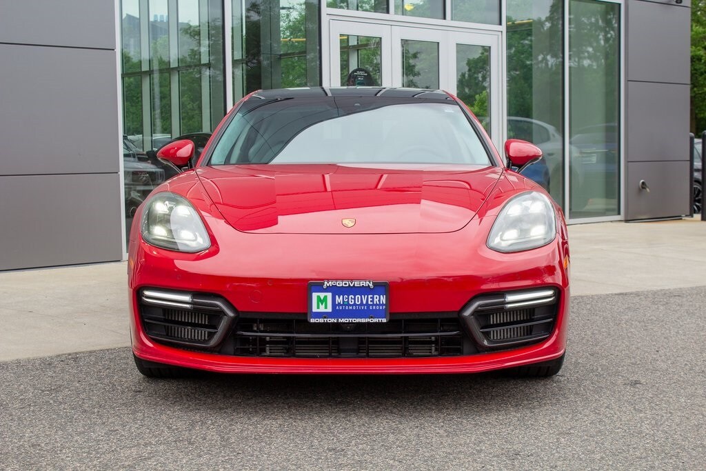 2022 Porsche Panamera Sport Turismo GTS photo 2