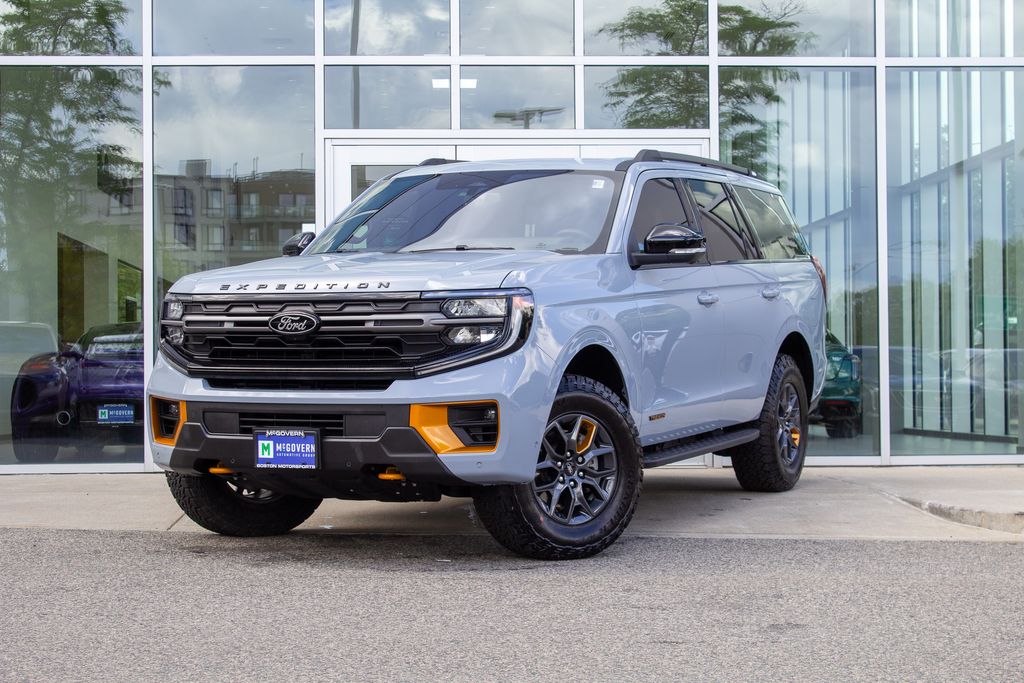 2025 Ford Expedition Tremor's photo