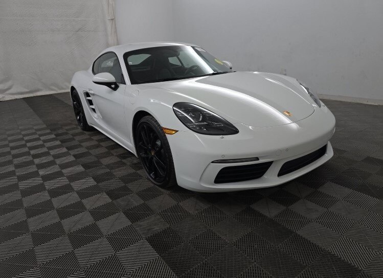 2025 Porsche Cayman Base photo 3