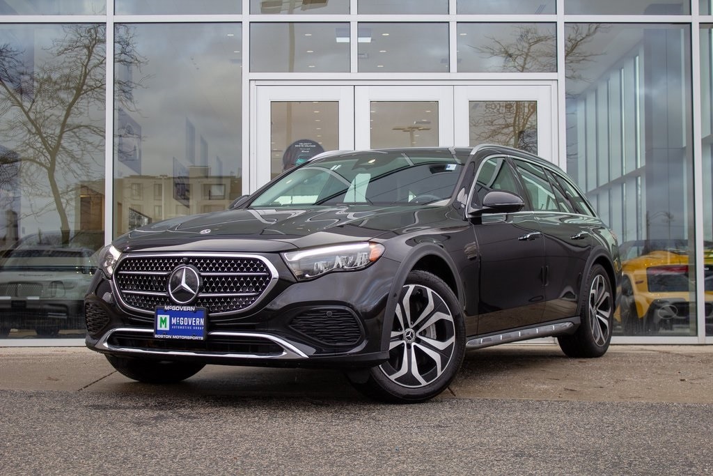 2025 Mercedes-Benz E-Class E450 All-Terrain's photo