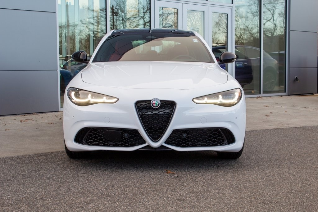 アルファロメオ 2600 (White)　Solido New 2025 Alfa Romeo Giulia For Sale at McGovern Automotive