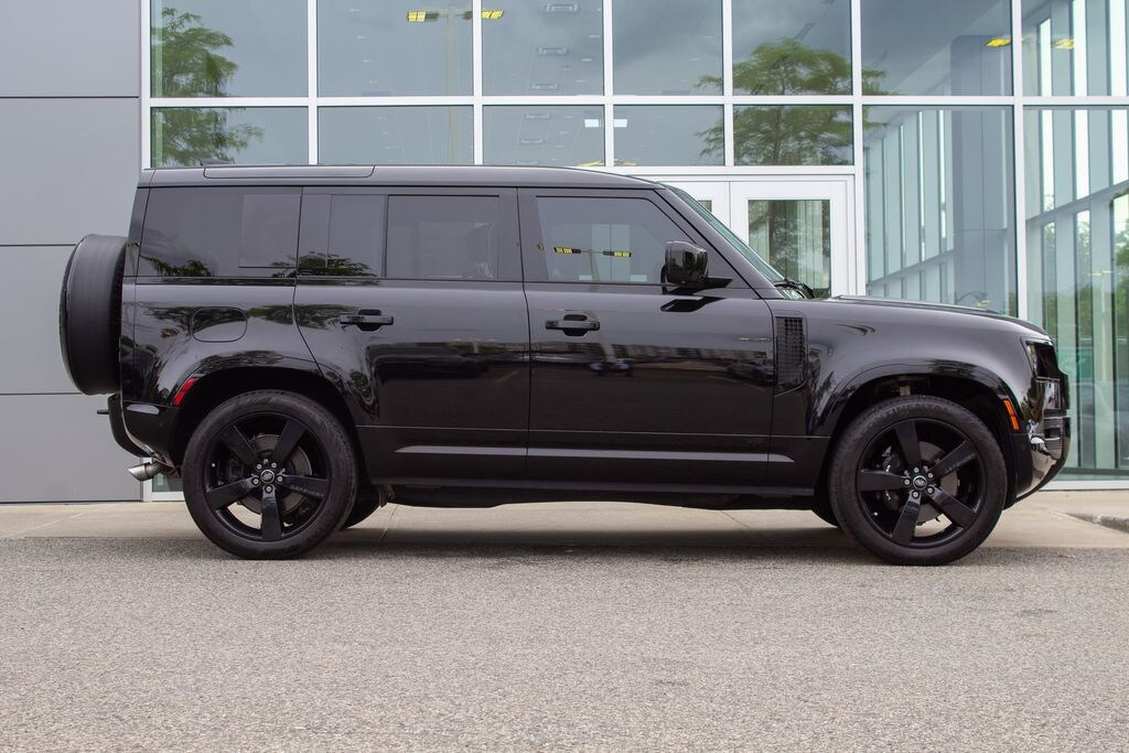 Used 2025 Land Rover Defender 110 V8 SUV
