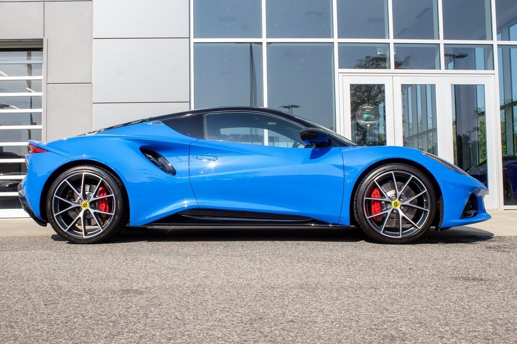 2024 Lotus Emira First Edition photo 4
