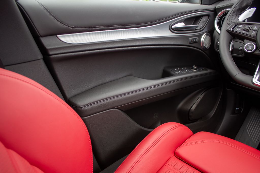 2025 Alfa Romeo Stelvio Base - Photo 19