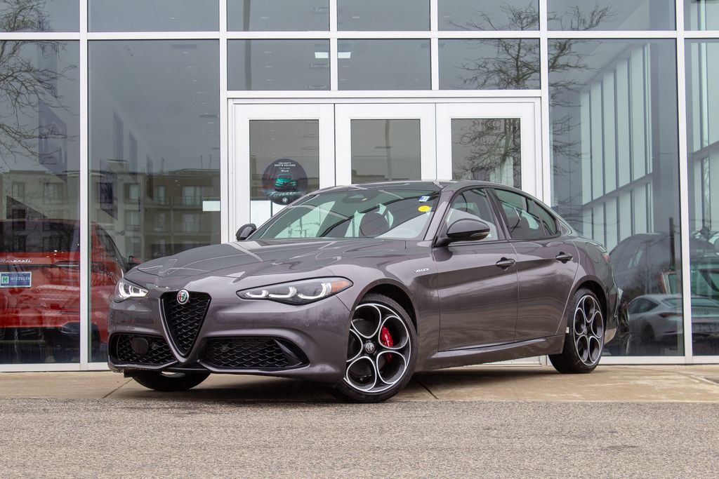 2025 Alfa Romeo Giulia Giulia AWD's photo