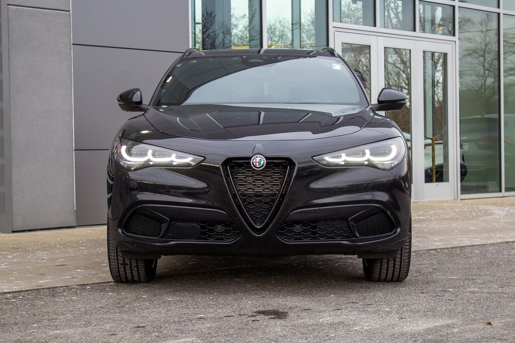 2025 Alfa Romeo Stelvio Sprint Base photo 2