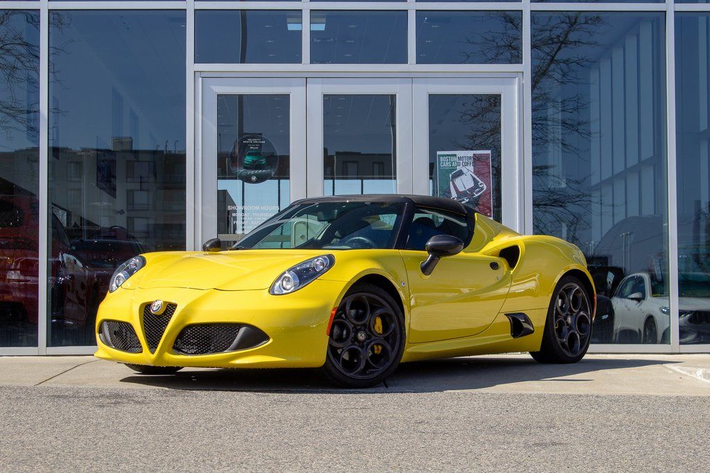 2016 Alfa Romeo 4C Spider's photo