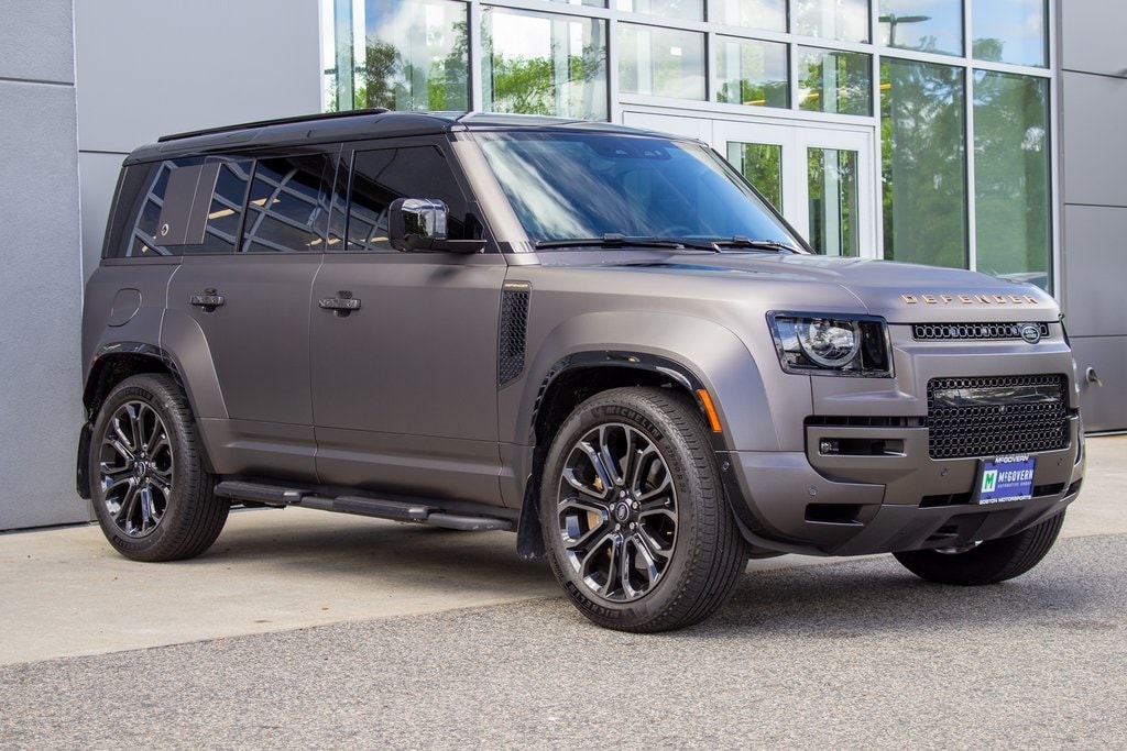 Used 2025 Land Rover Defender 110 V8 SUV