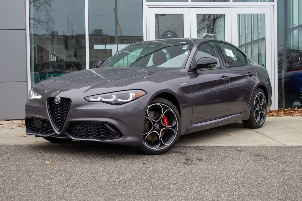 2025 Alfa Romeo Giulia Base