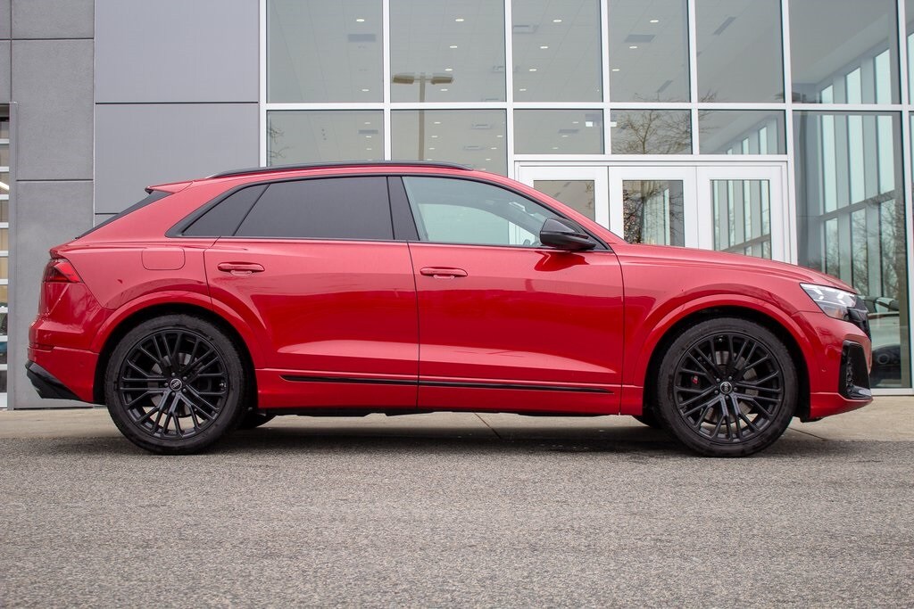 2025 Audi SQ8 Prestige photo 4