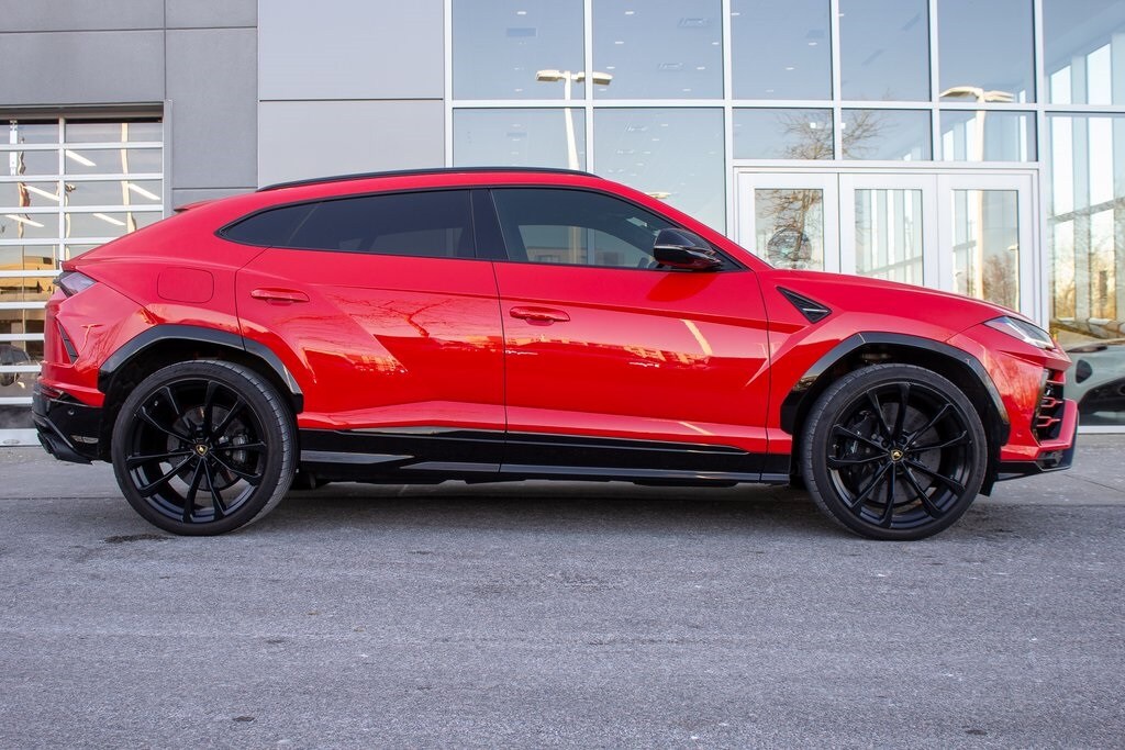 2020 Lamborghini Urus Base photo 4