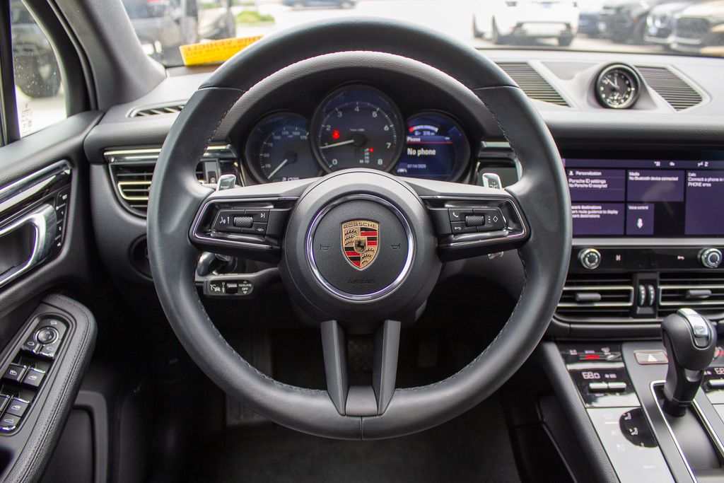 2025 Porsche Macan Base - Photo 14