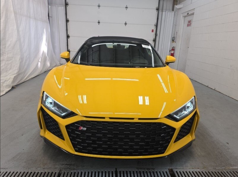 2021 Audi R8 V10 Spyder photo 2