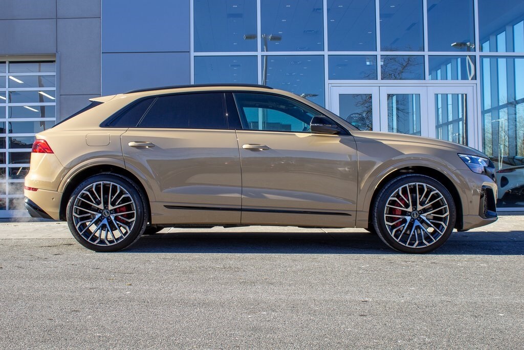 2025 Audi SQ8 Prestige photo 3