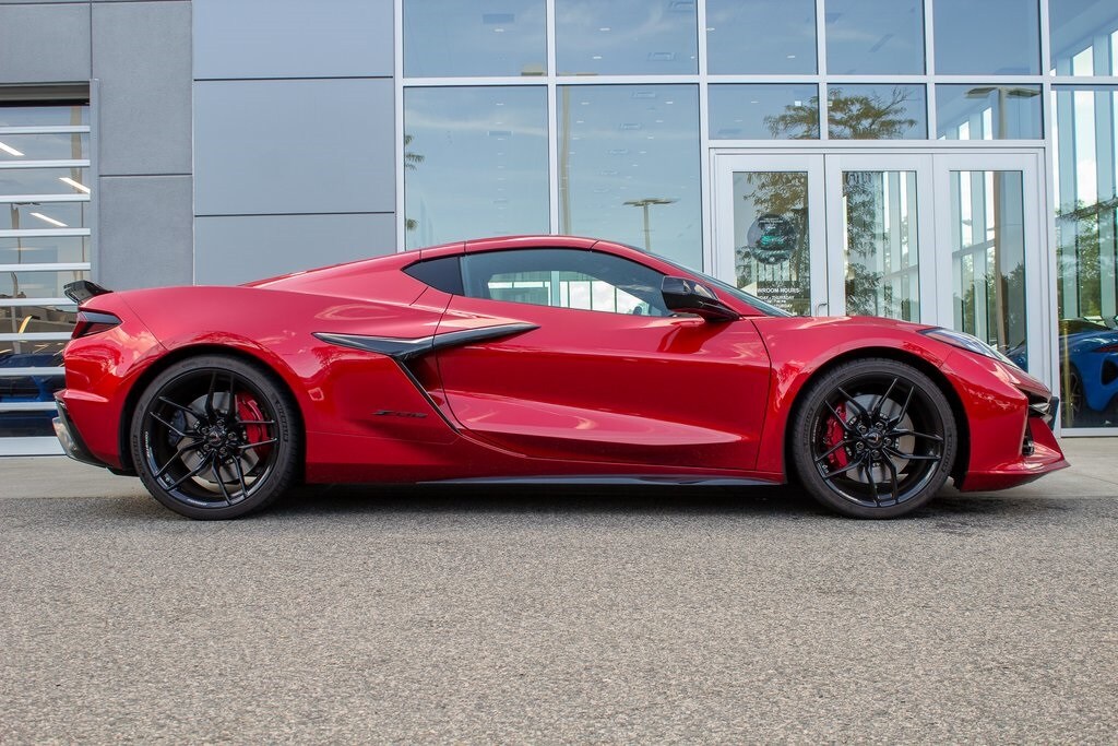 2025 Chevrolet Corvette Z06 2LZ photo 4