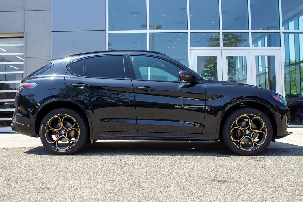 2025 Alfa Romeo Stelvio Sprint Base photo 4
