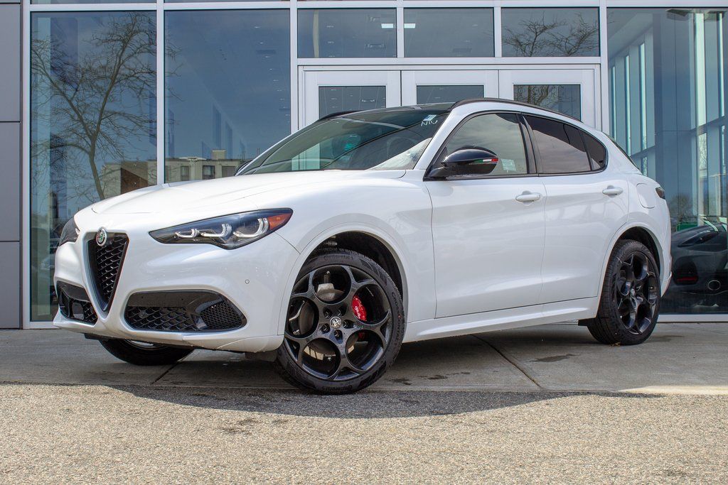 2025 Alfa Romeo Stelvio Special Edition AWD's photo