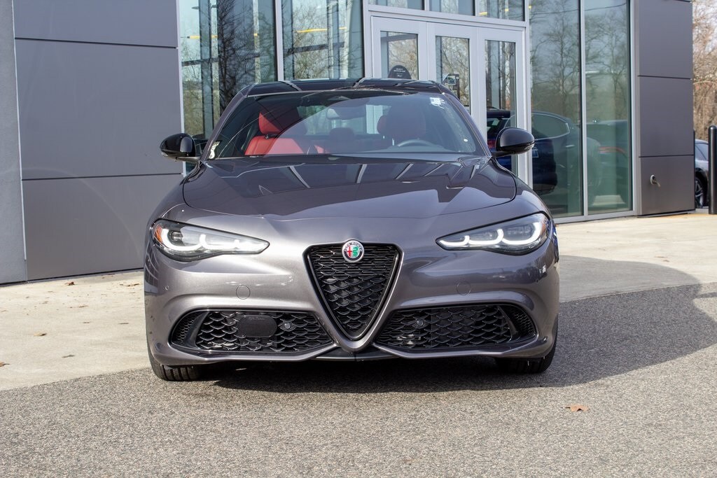 2025 Alfa Romeo Giulia SPRINT photo 2