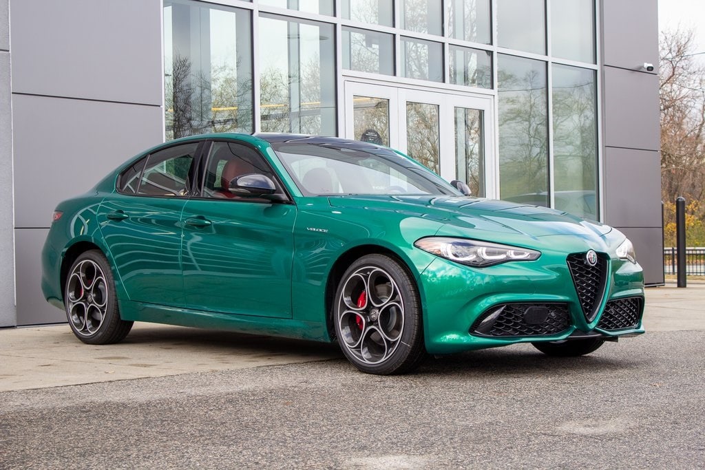 New 2025 Alfa Romeo Giulia AWD Sedan