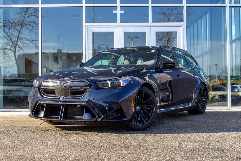 2025 BMW M5 Touring Base's photo