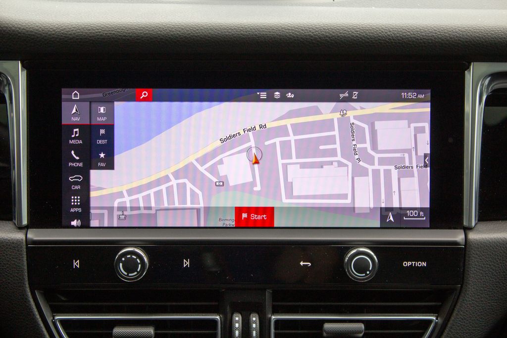 2025 Porsche Macan Base - Photo 17