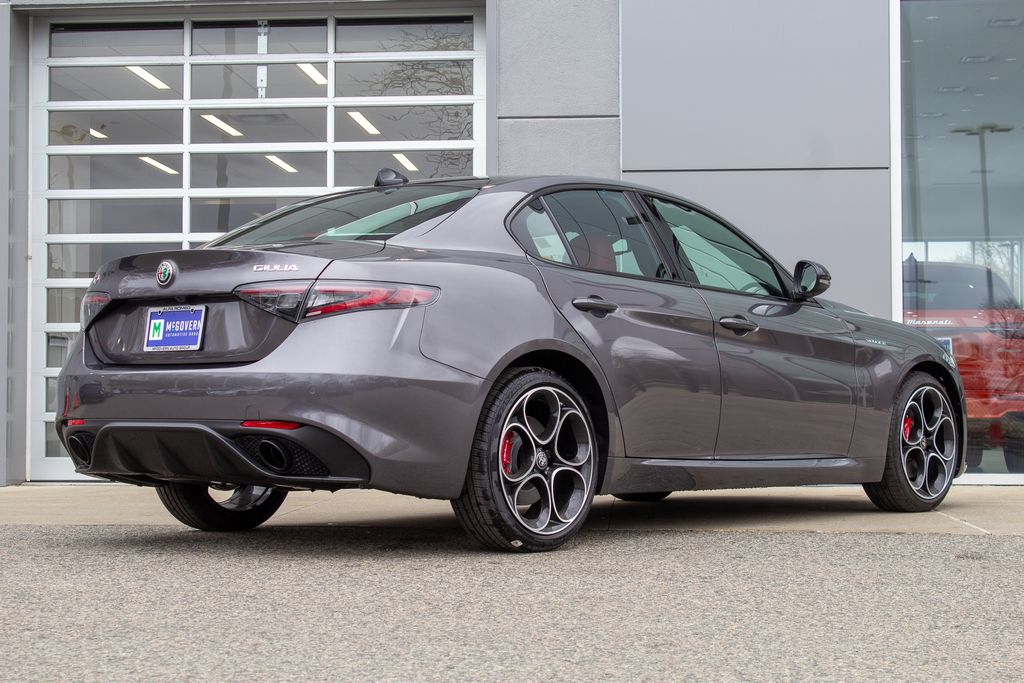 2025 Alfa Romeo Giulia Base - Photo 10
