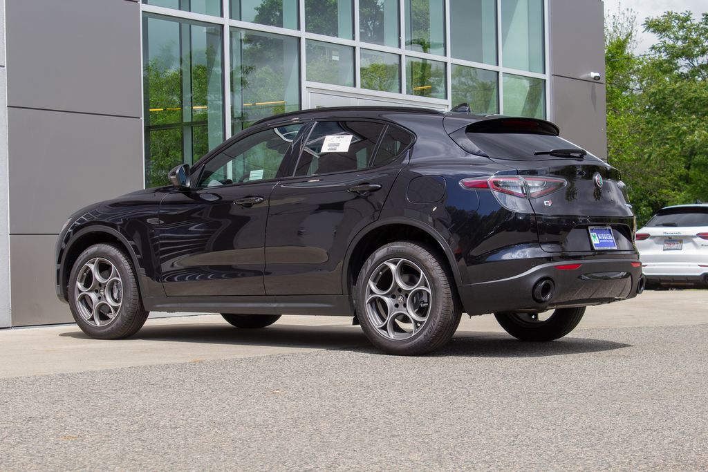 2025 Alfa Romeo Stelvio Base - Photo 8