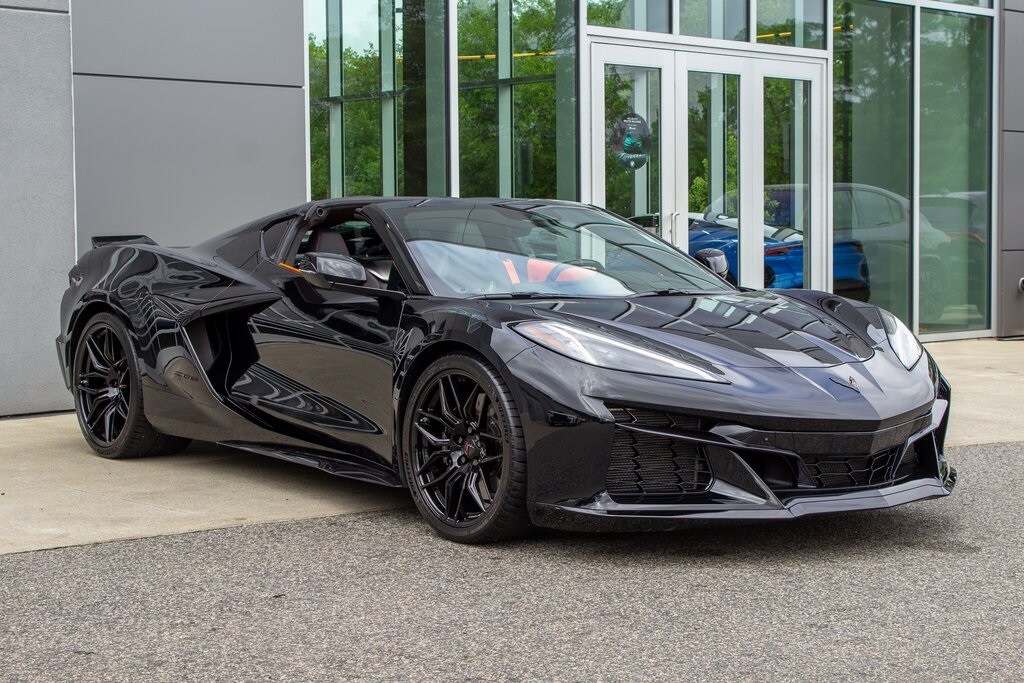 2025 Chevrolet Corvette Z06 3LZ photo 3