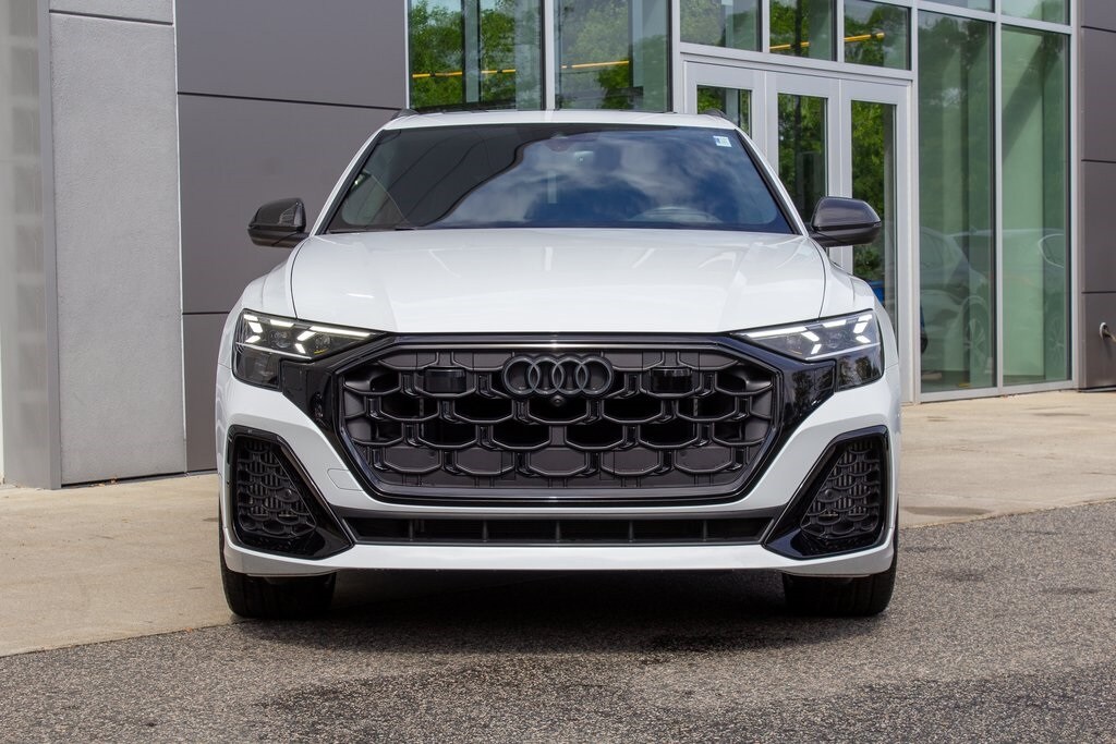 2024 Audi SQ8 Premium Plus photo 2