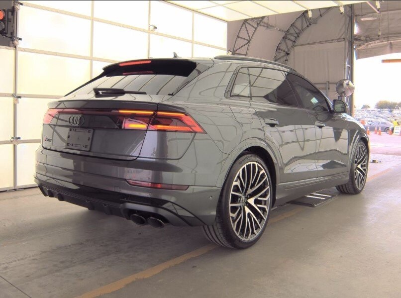 2025 Audi SQ8 Prestige photo 2