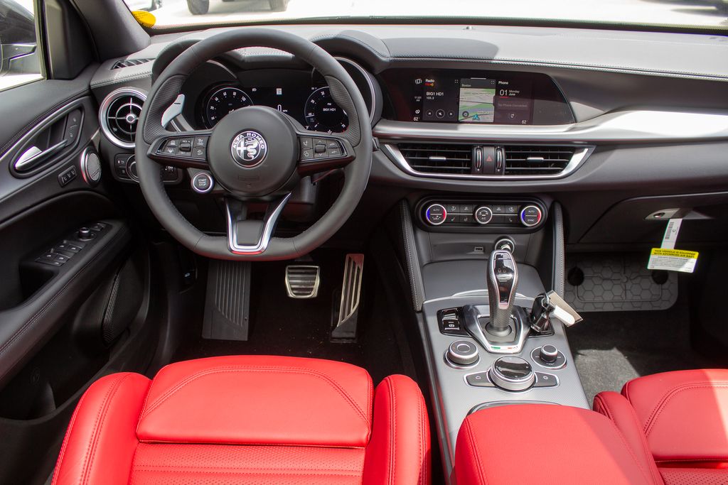 2025 Alfa Romeo Stelvio Base - Photo 13