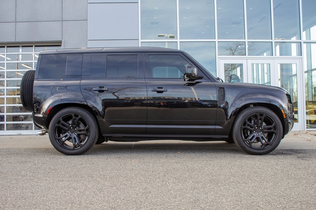 Used 2025 Land Rover Defender 110 V8 SUV