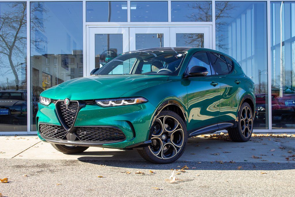 2025 Alfa Romeo Tonale 2.0 Intensa's photo