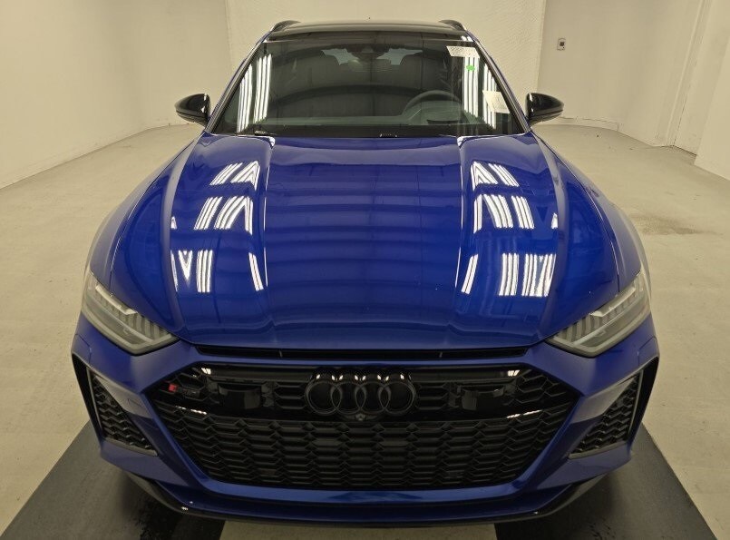 2023 Audi RS 6 Avant Base photo 2