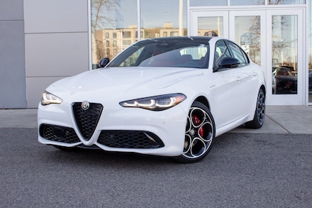 2025 Alfa Romeo Giulia VELOCE AWD Sedan
