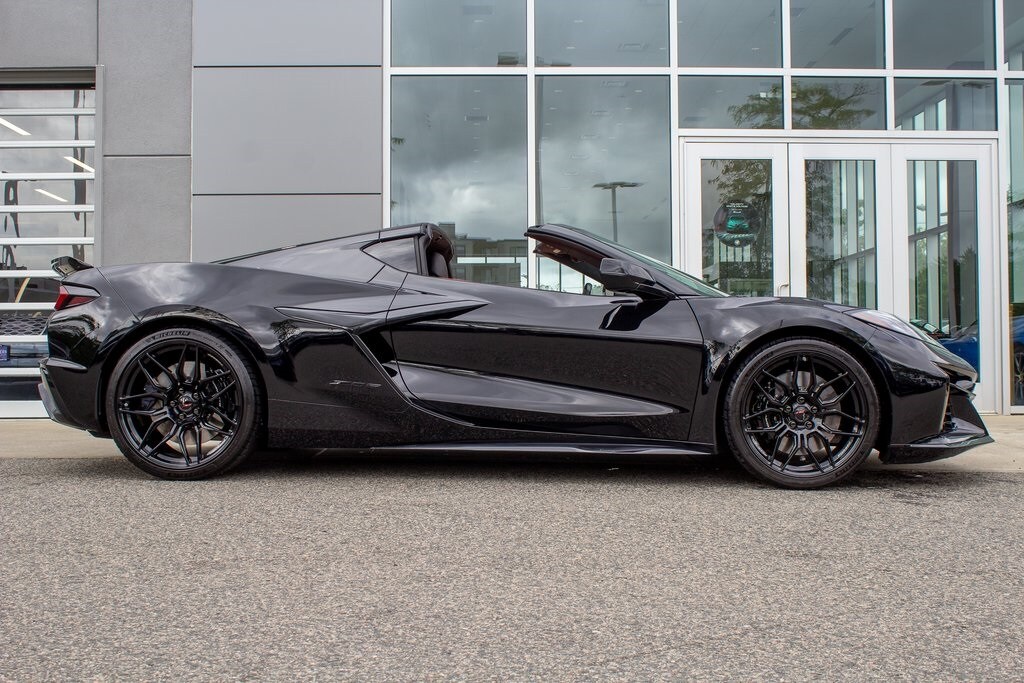 2025 Chevrolet Corvette Z06 3LZ photo 4