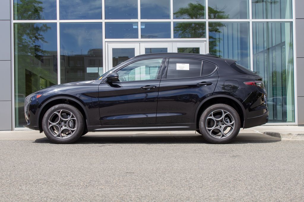 2025 Alfa Romeo Stelvio Base - Photo 7