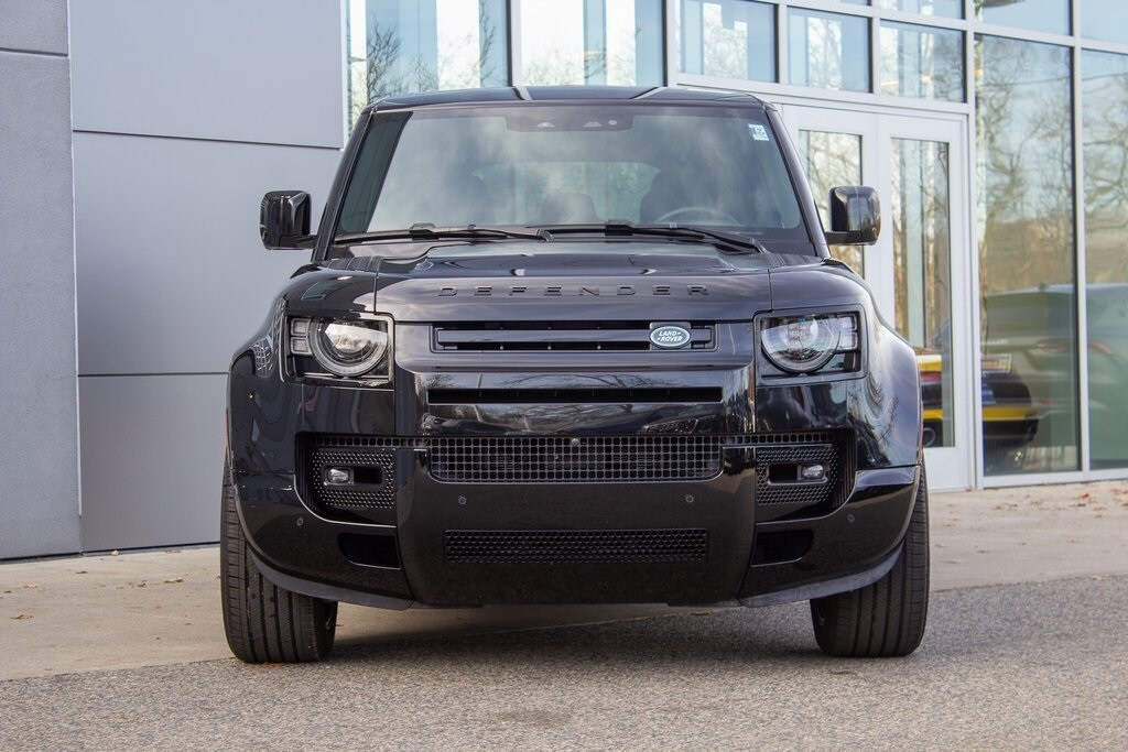 Used 2025 Land Rover Defender 110 V8 SUV