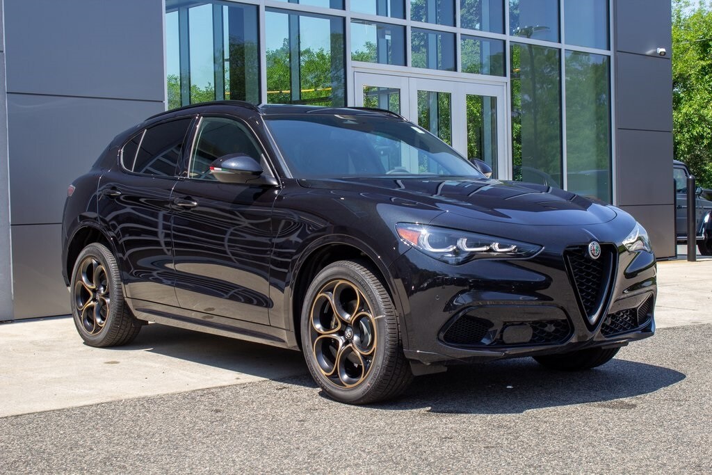 2025 Alfa Romeo Stelvio Sprint Base photo 3