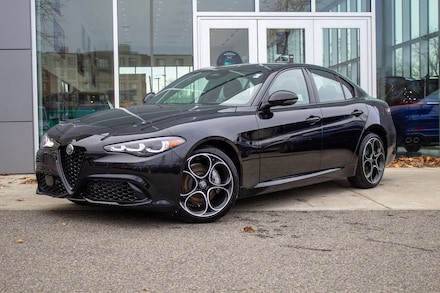 2025 Alfa Romeo Giulia AWD Sedan
