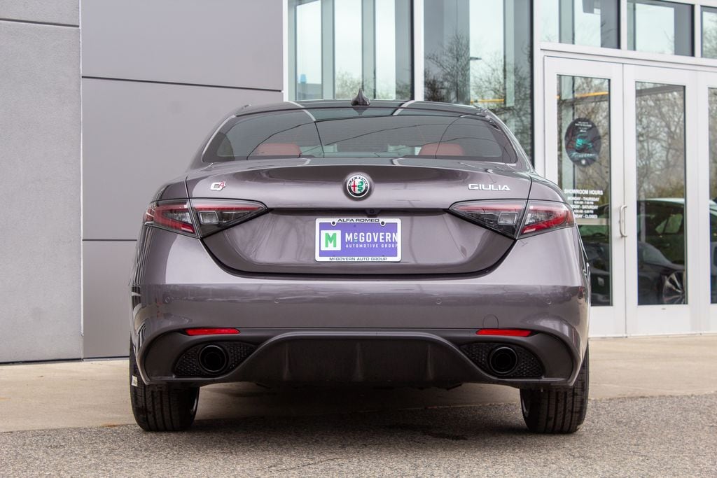 2025 Alfa Romeo Giulia Base - Photo 9
