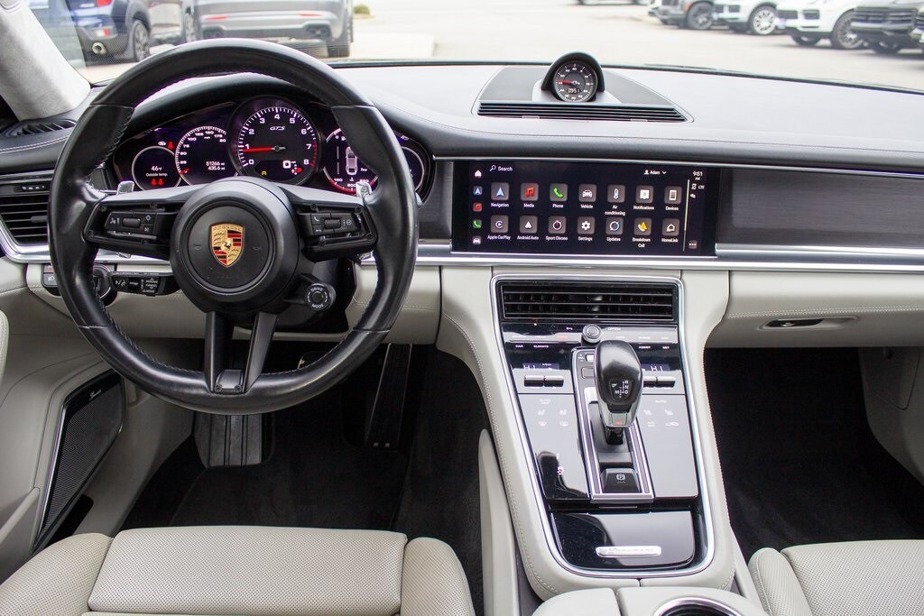 2023 Porsche Panamera GTS photo 3