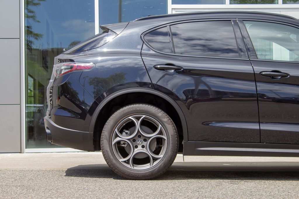 2025 Alfa Romeo Stelvio Base - Photo 6